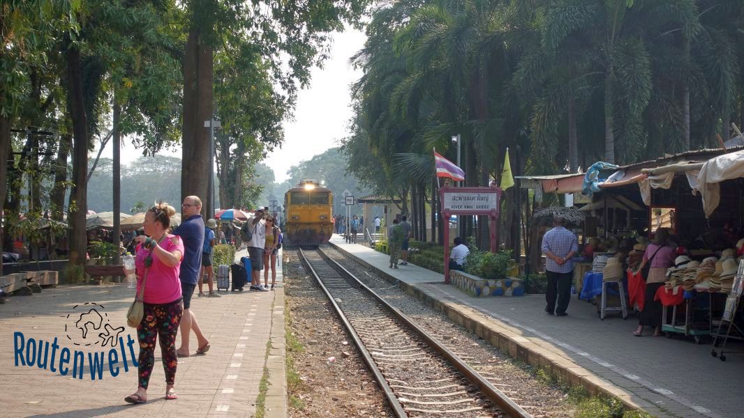 Rundreise Thailand: Bahnhof Brücke am Kwai