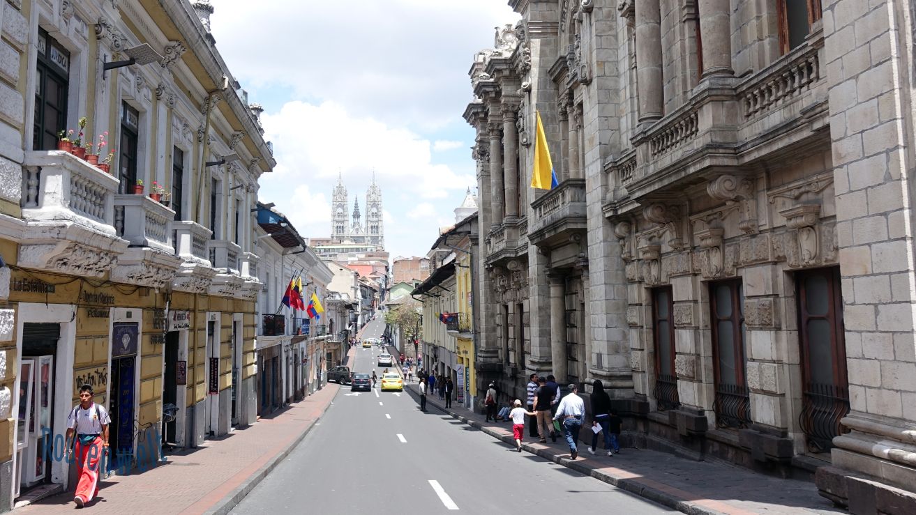 La Basilica Voto Nacional Quito