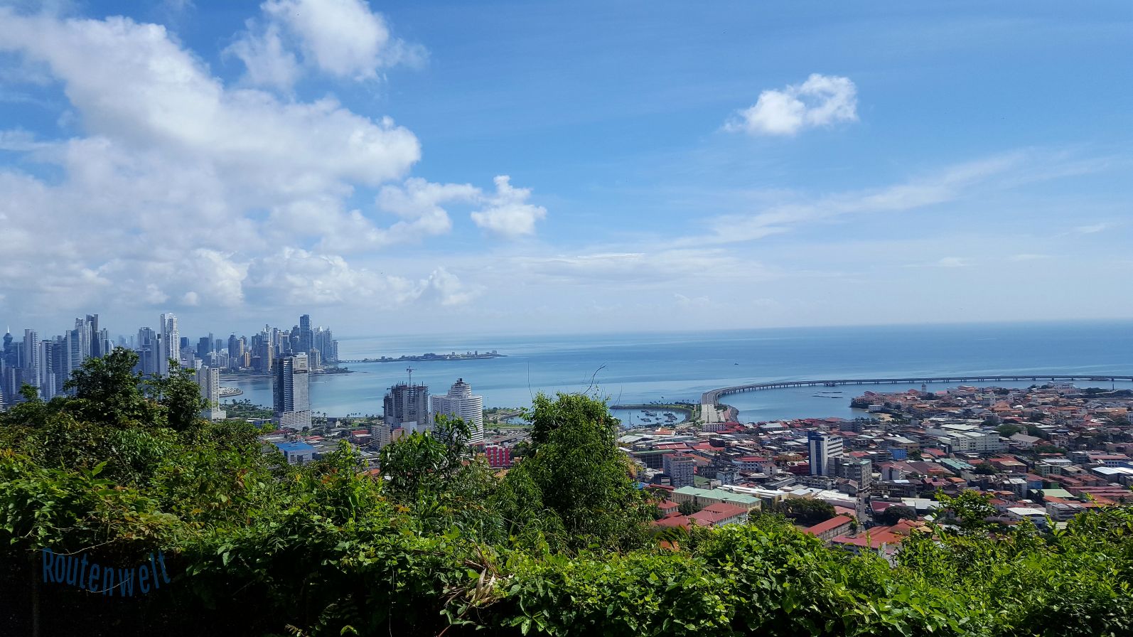 Backpacking Rundreise Südamerika Panama-City Skyline Casco Viejo