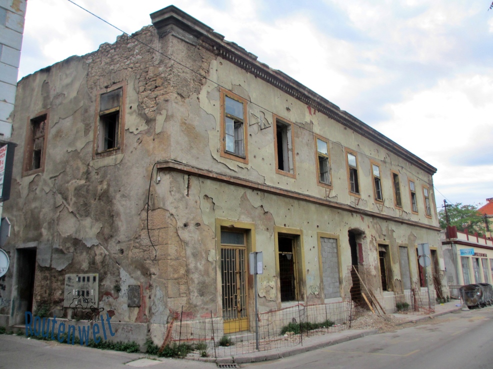 Haus mit Einschlussloch in Mostar